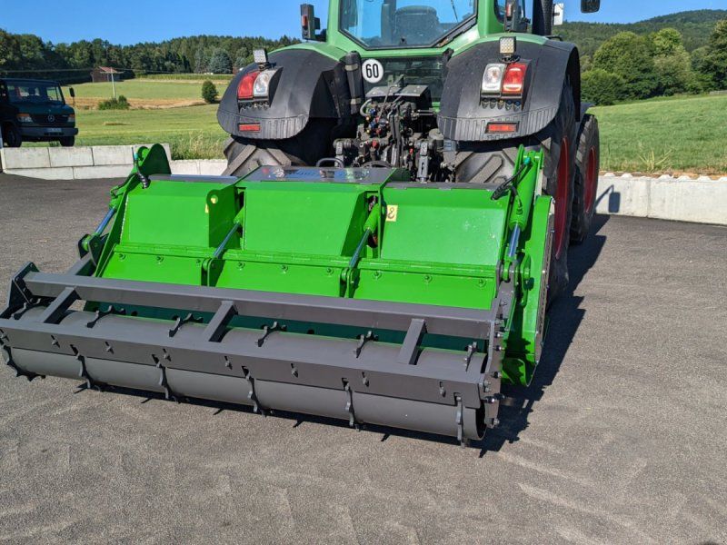 Kobzarenko Forstmulcher 2,5m Drückevorrichtung Häckselklappe