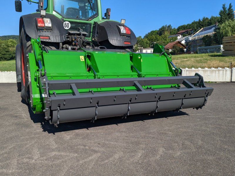 Kobzarenko Forstmulcher 2,5m Drückevorrichtung Häckselklappe