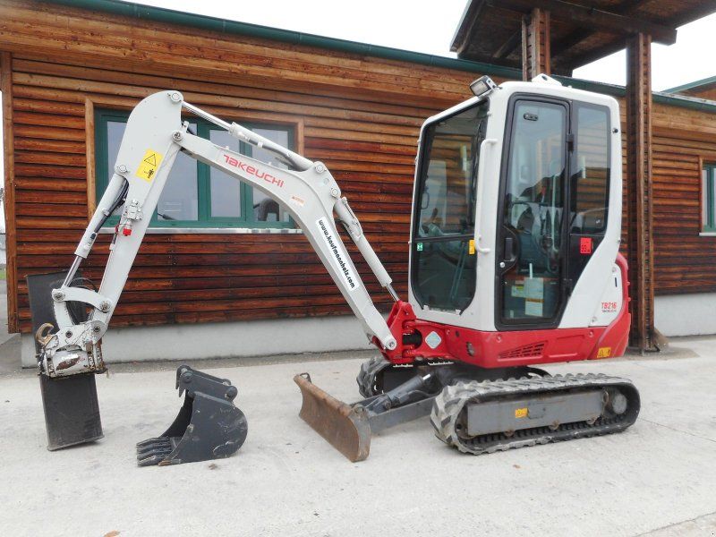Takeuchi TB 216 ( 1.865kg ) POWERTILT + hydr. Schnellwech