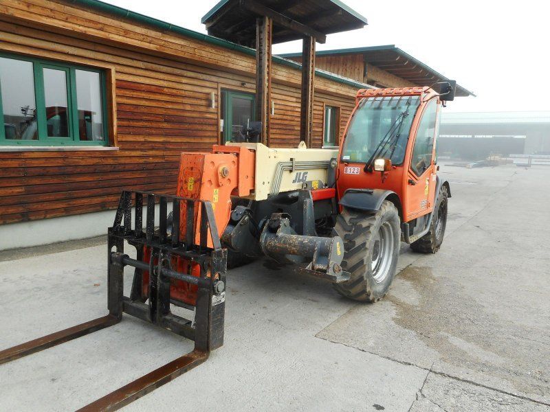 JLG 3513 ( 3,5t 13m ) NIVEAUAUSGLEICH