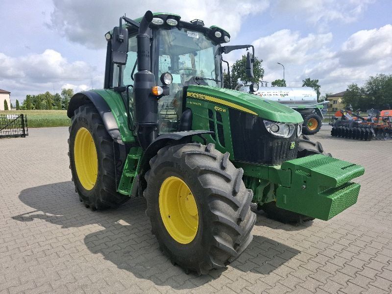 John Deere 6120M