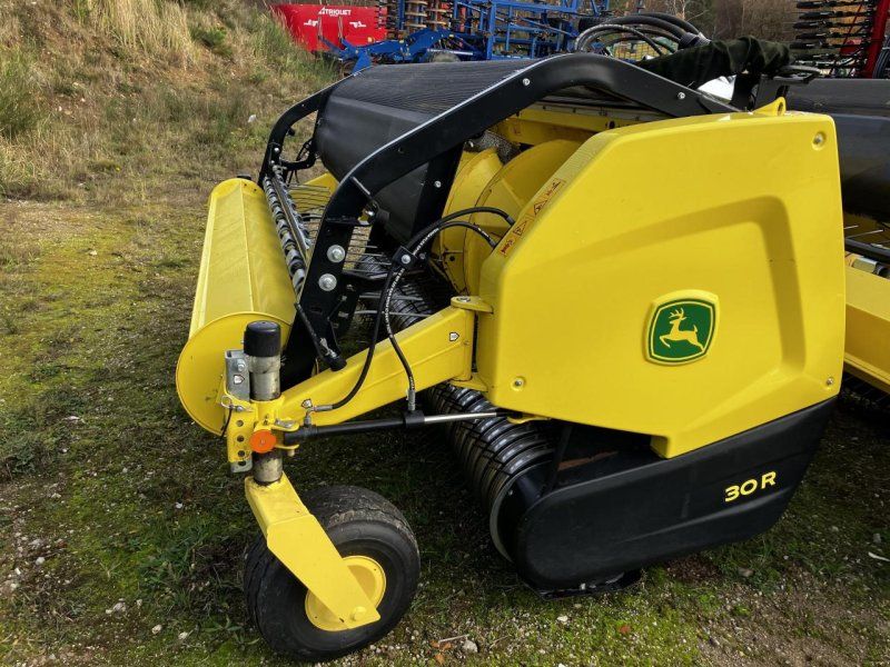 John Deere 30R