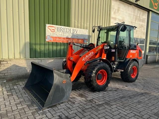 Kubota R 082