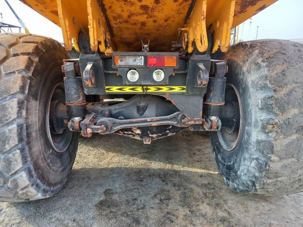 Komatsu HM400-3R (4 pcs available in Abu Dhabi)