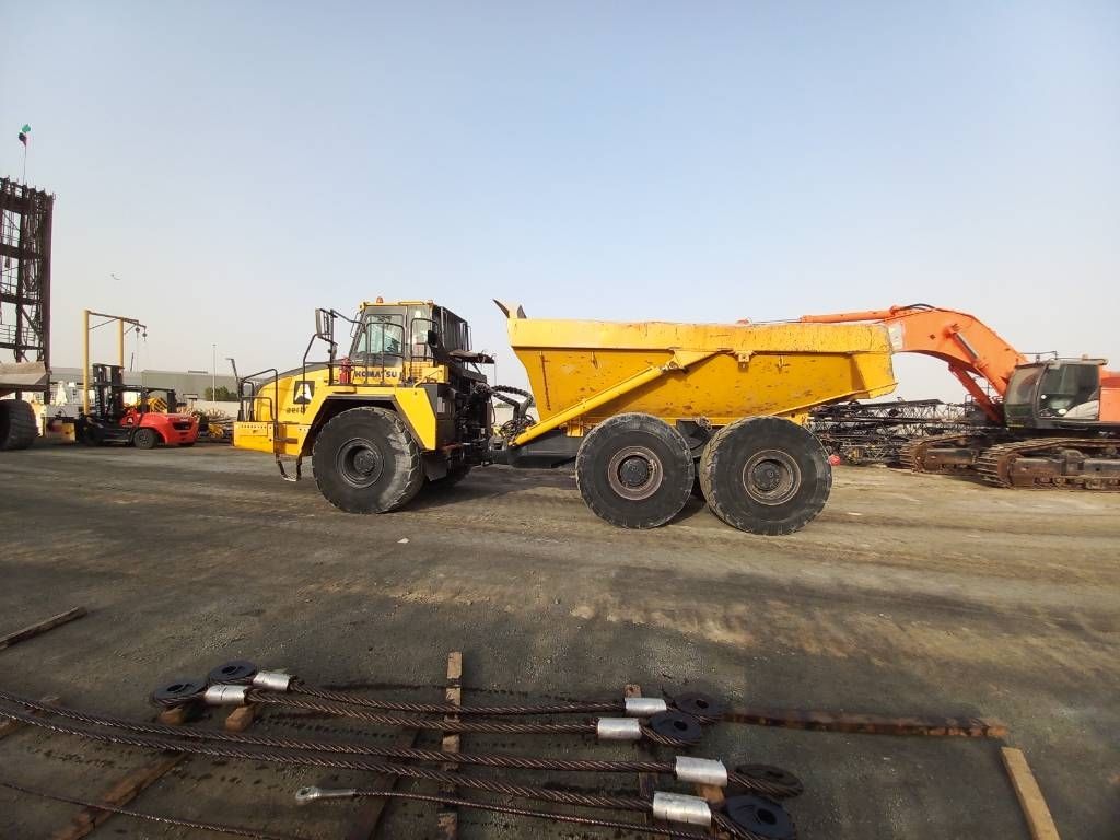 Komatsu HM400-3R (4 pcs available in Abu Dhabi)