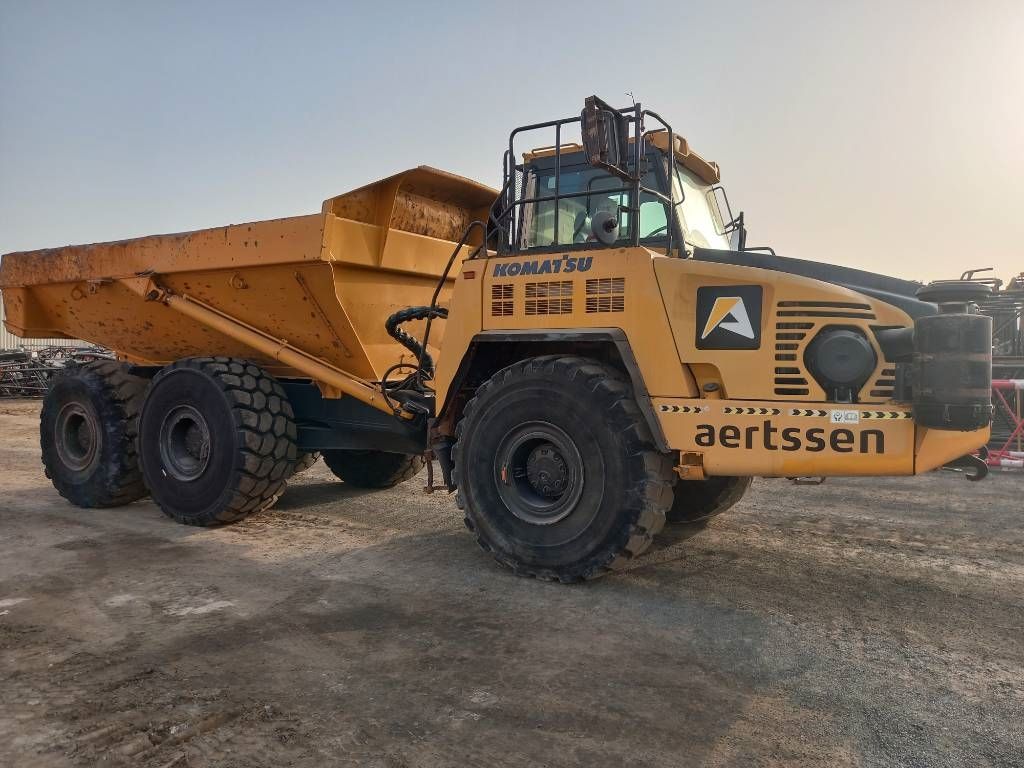 Komatsu HM400-3R (4 pcs available in Abu Dhabi)