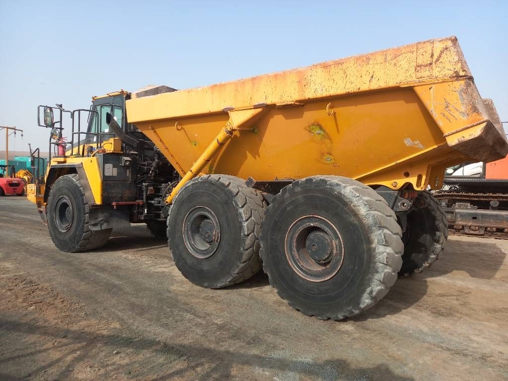 Komatsu HM400-3R (4 pcs available in Abu Dhabi)