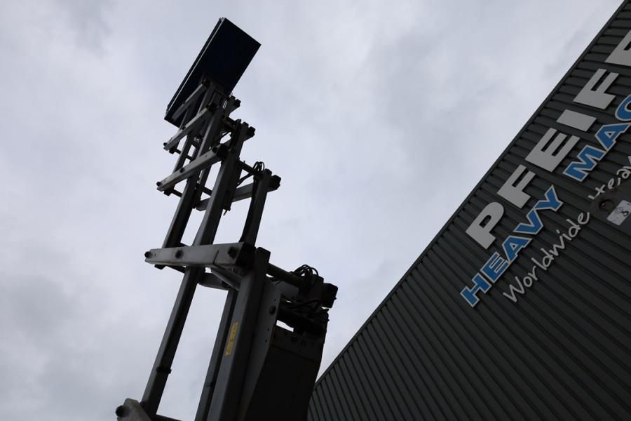 Genie GS3232 Hydraulic Outriggers, Electric, 11.75m Work