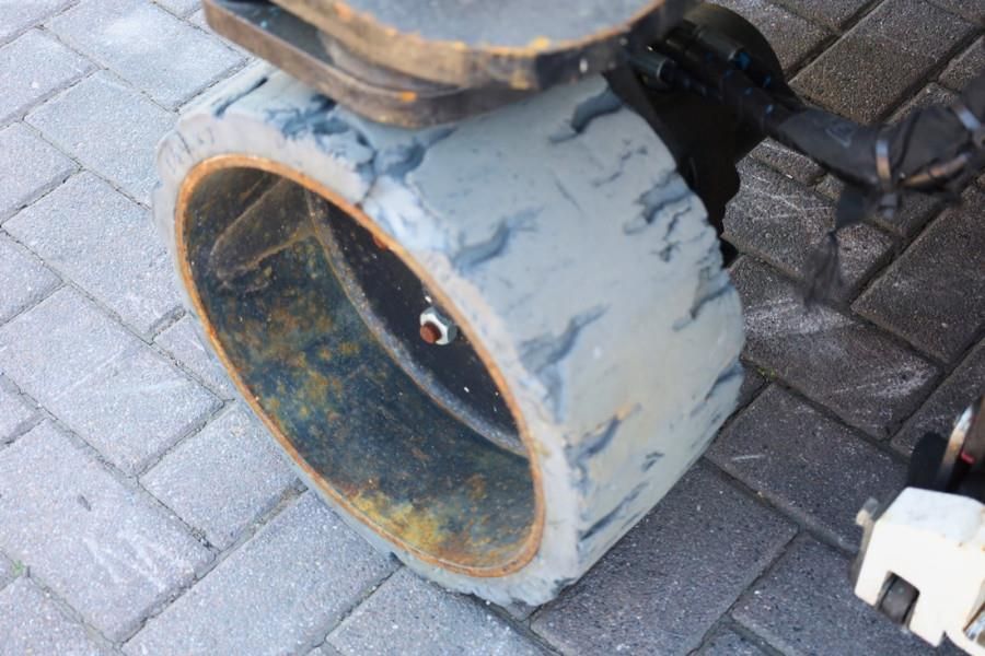 Holland Lift Ecostar HL-11812 Electric, 14m Working Height, 300