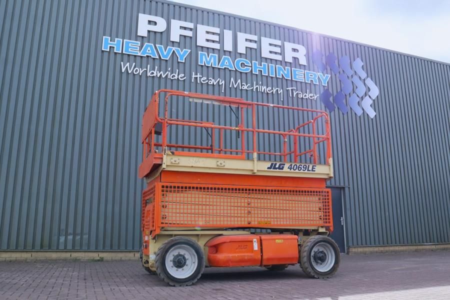 JLG 4069LE Electric, 14.2m Working Height, 360kg Capac