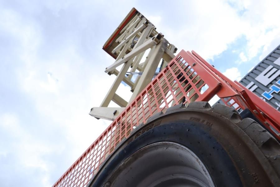 JLG 4069LE Electric, 14.2m Working Height, 360kg Capac