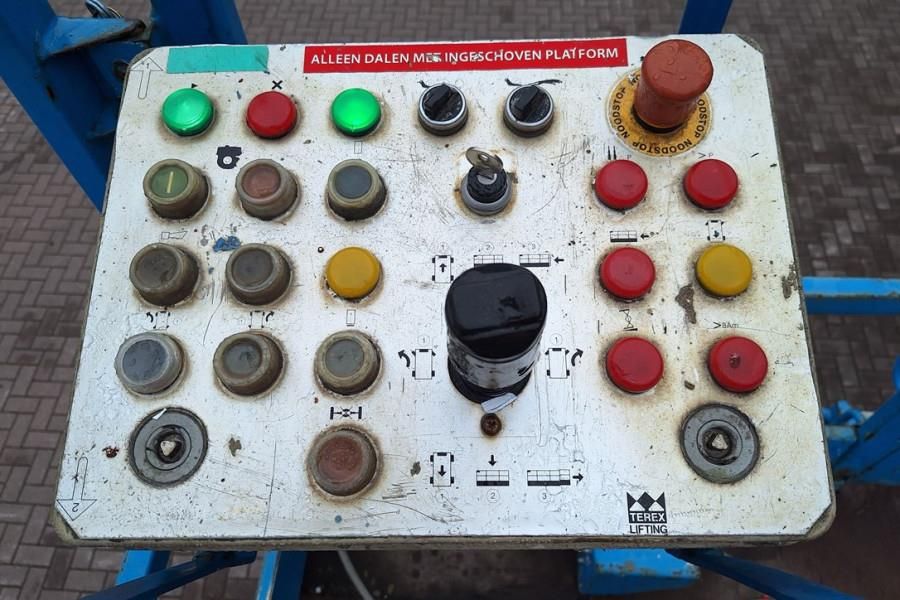 Holland Lift Megastar G300 Diesel, 4x4x4 Drive, 33.5m Working H