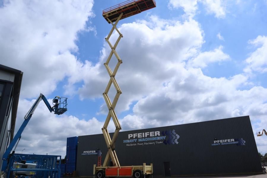 JLG SL320-30 Diesel, 4x4 Drive, 34m Working Height, 14