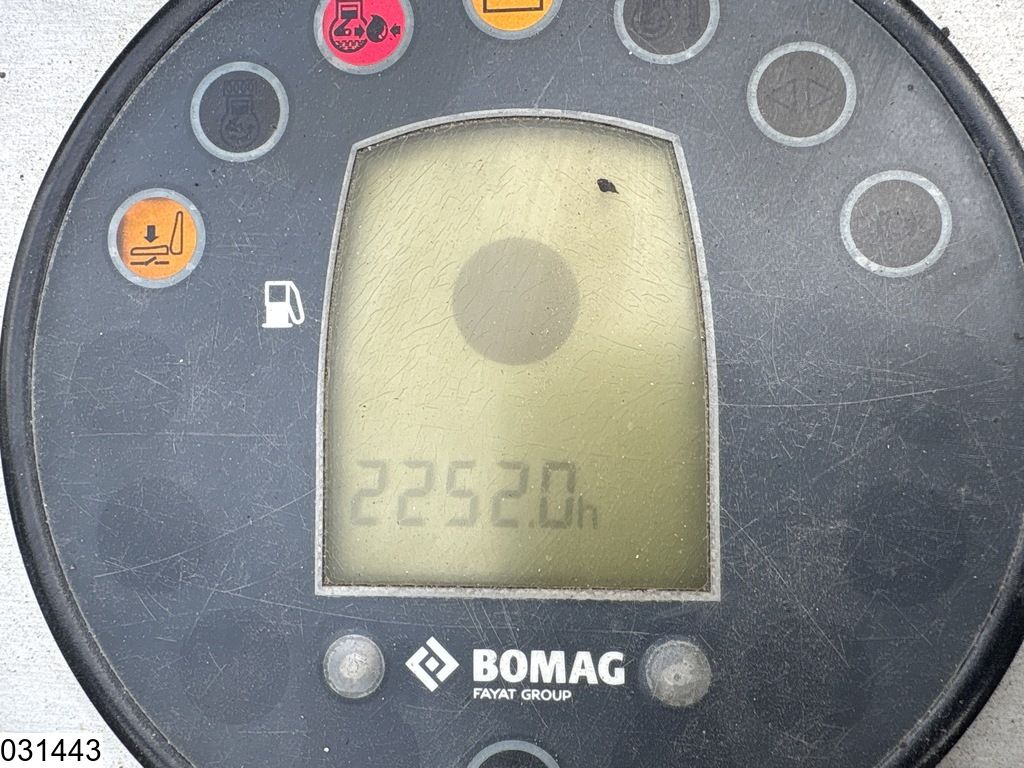 Bomag BW 100ADM-5 2252h, 15.1KW