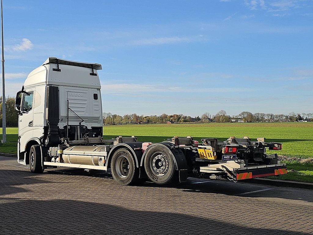 IVECO S-WAY AS260S46 6x2*4 lng gas