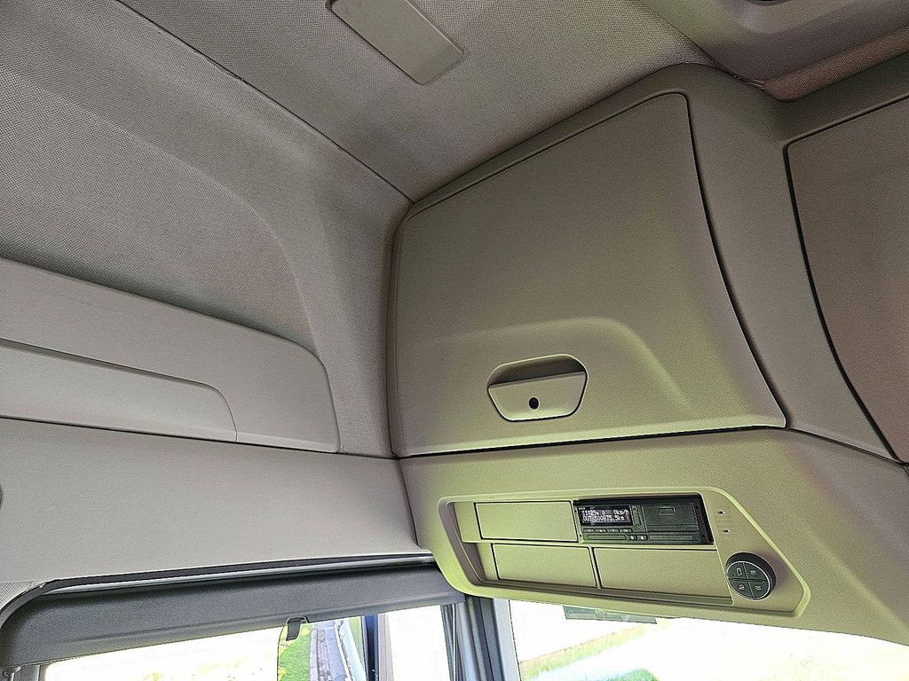 IVECO S-WAY AS260S46 6x2*4 lng gas