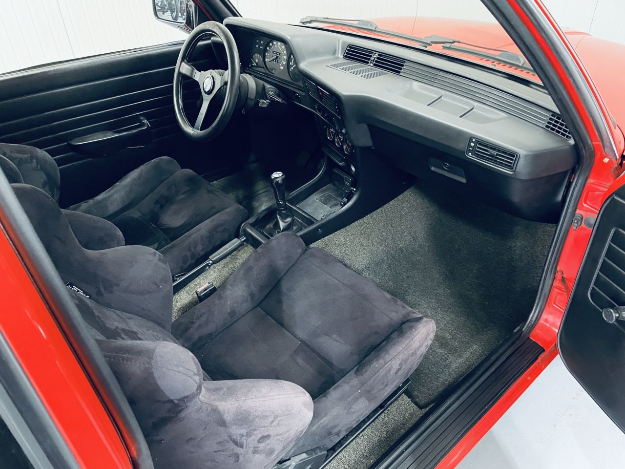 BMW 320i / 6 1977 (Restomod)