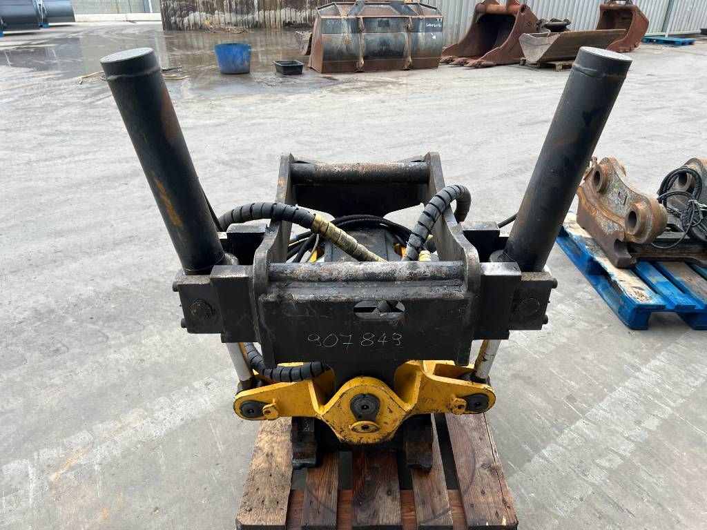 Engcon EC30-S70-S70-SS9