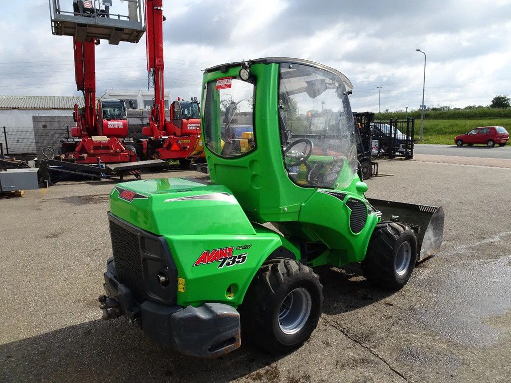 Avant 735