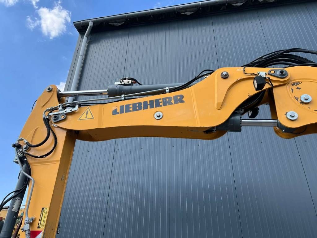 Liebherr A311 Litronic