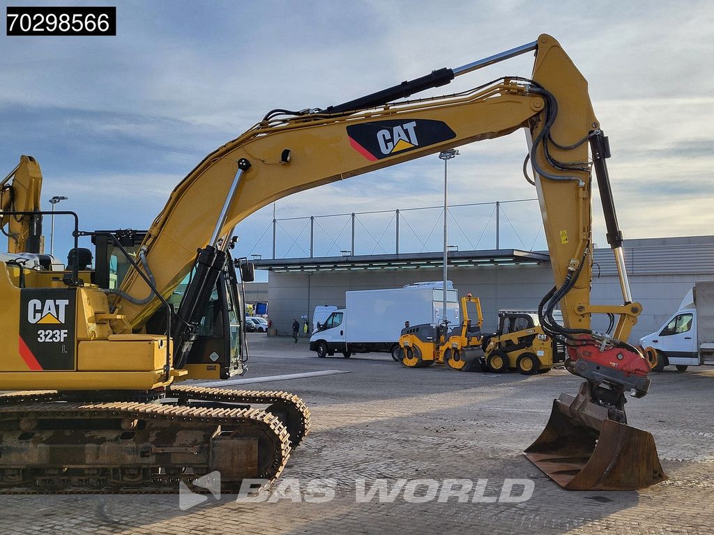 Caterpillar 323 F L