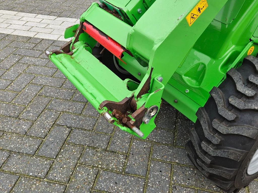 Avant 423 mini-shovel