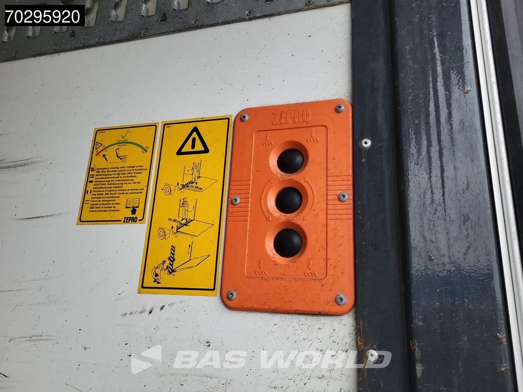 Mercedes Antos 1827 4X2 2000kg Ladebordwand Automatic Xenon Euro 6