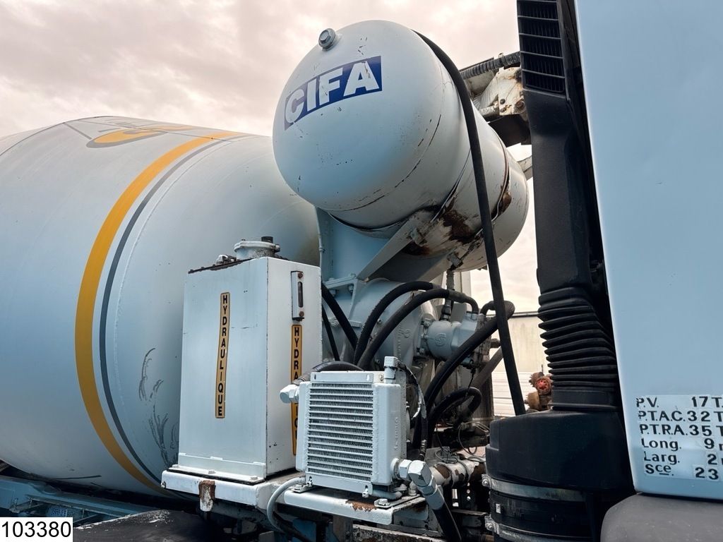 Renault Kerax 370 8x4, EURO 3, Cifa, 9m3, Remote