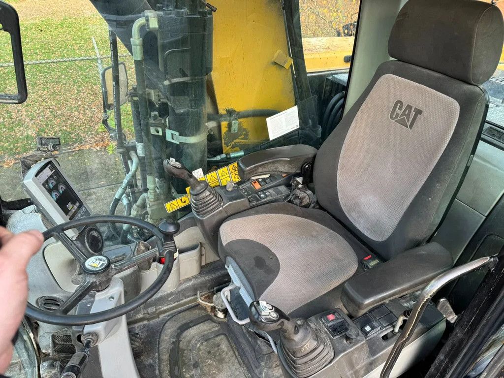 Caterpillar M316D Mobiele graafmachine