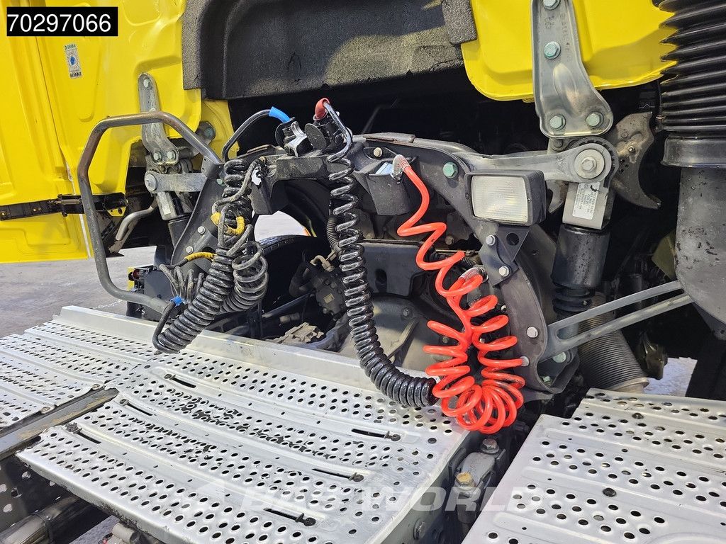 Mercedes Actros 1833 4X2 StreamSpace 80% Tyres 2xTanks Full-Air