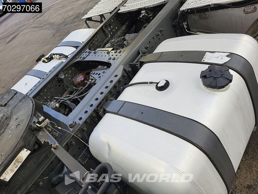 Mercedes Actros 1833 4X2 StreamSpace 80% Tyres 2xTanks Full-Air