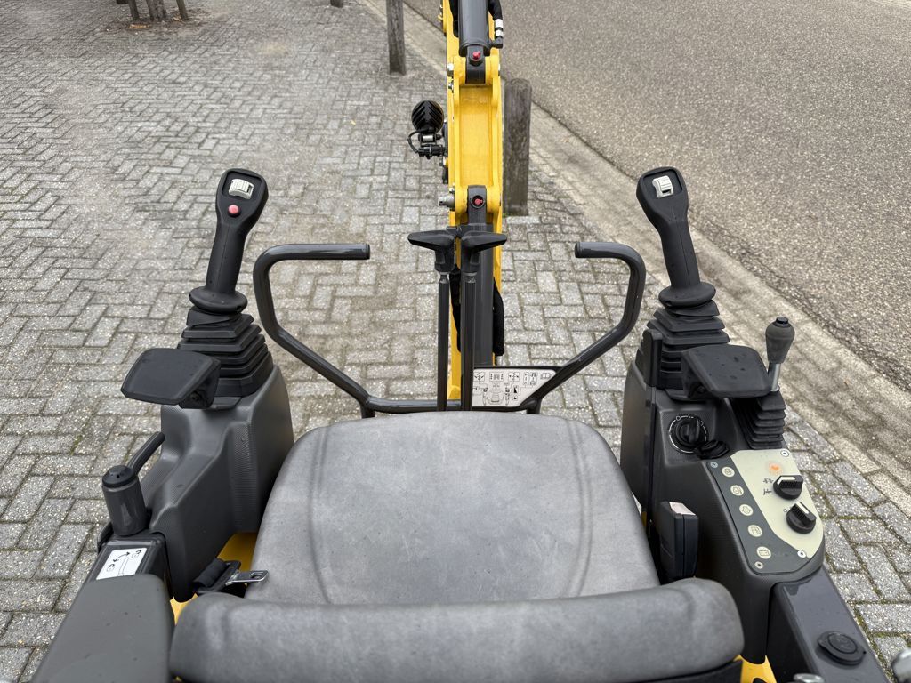 New Holland E14D Minigraver Nieuw (Overjarig)