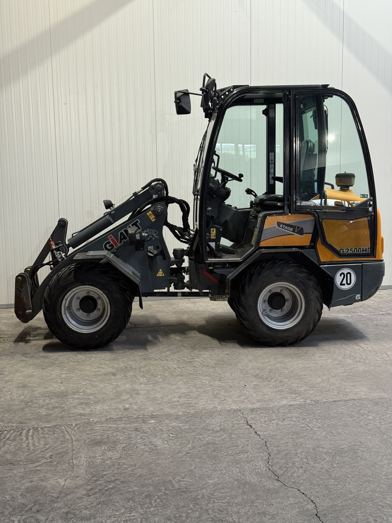 Giant g2500extra HD ( pro inching )