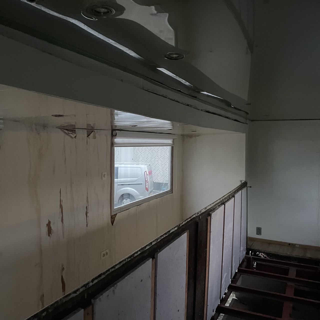 Combi woonwagen met hydraulisch uitschuif. 12,5 lang.