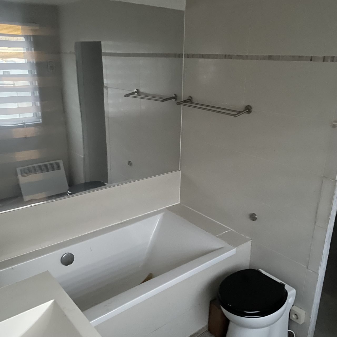 Combi woonwagen met hydraulisch uitschuif. 12,5 lang.