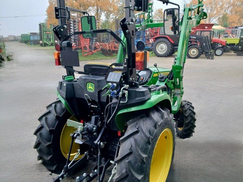 John Deere 3038E + FL