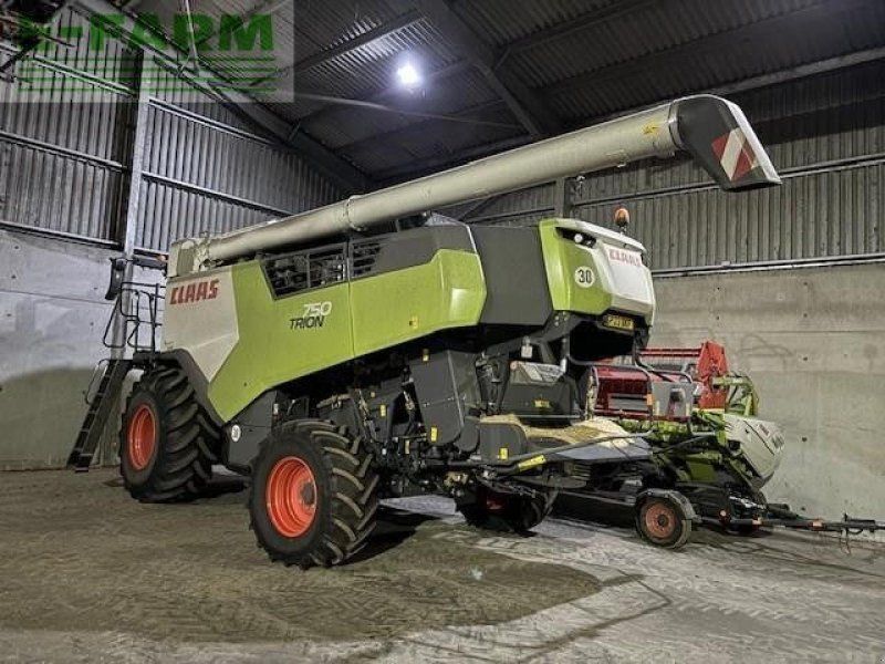 Claas TRION 750