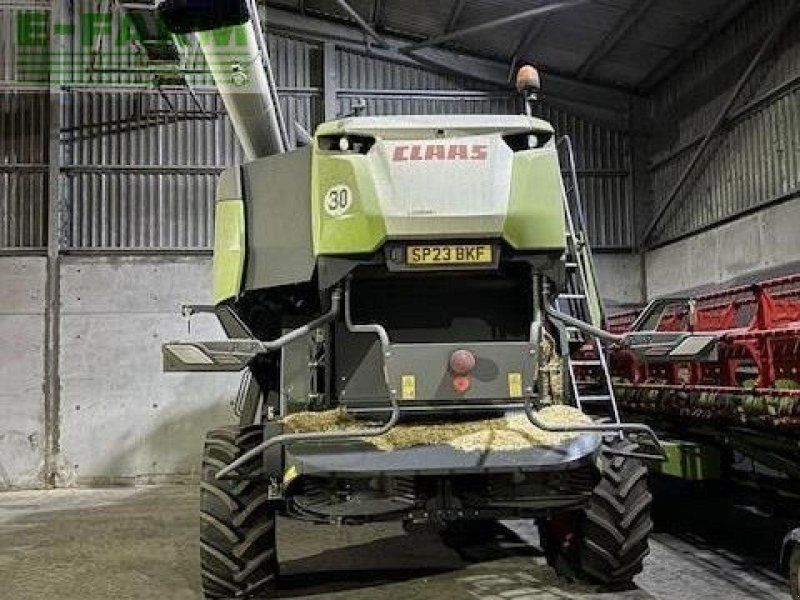 Claas TRION 750