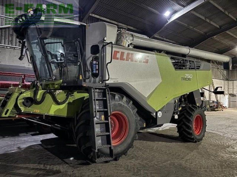 Claas TRION 750