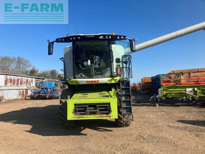 Claas TRION 530