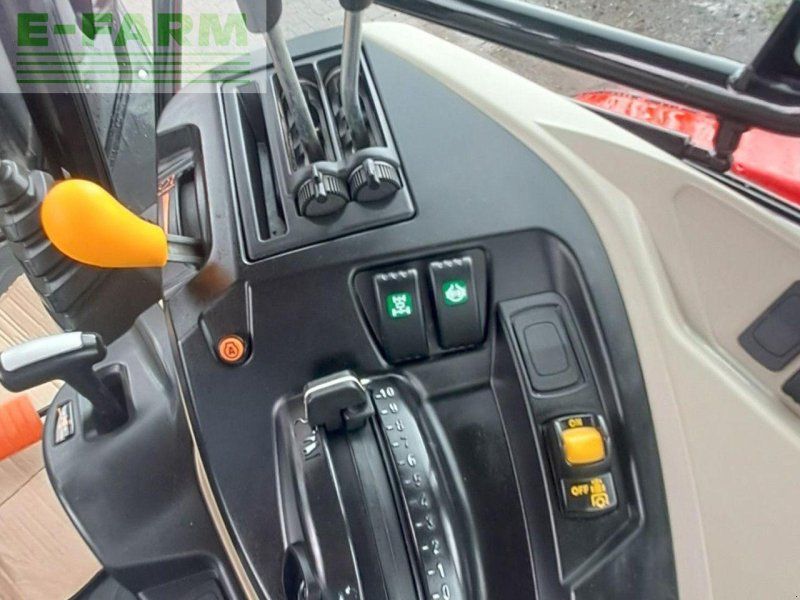 Massey Ferguson 5711 DYNA 4