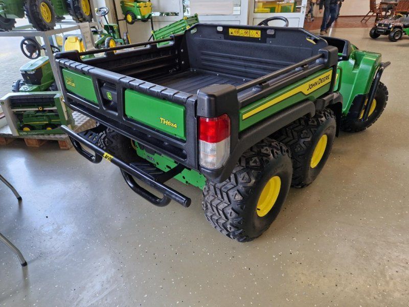 John Deere Gator TH 6X4 D