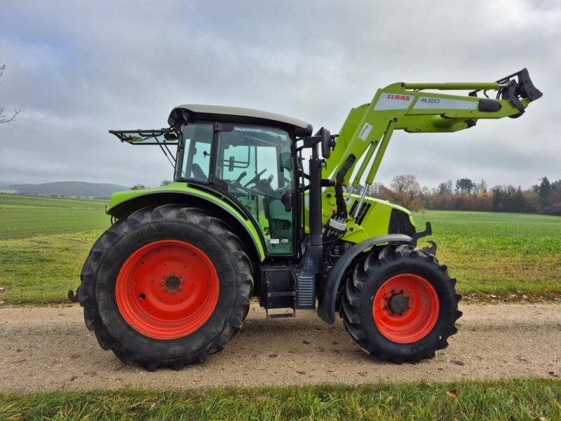 Claas ARION 460 CIS mit Frontlader