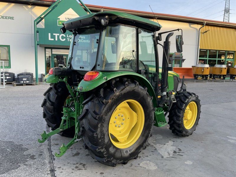 John Deere 5075E