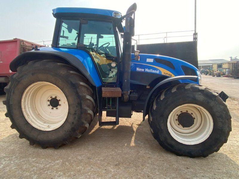 New Holland TVT 195