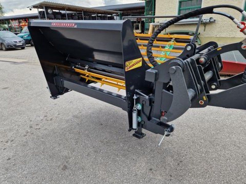 Dominator Rundballenauflöser Top Aktion