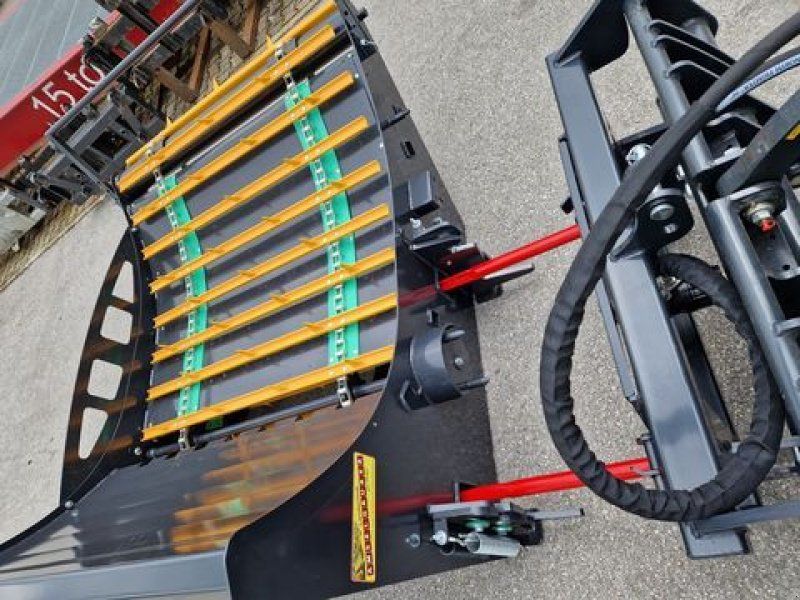 Dominator Rundballenauflöser Top Aktion