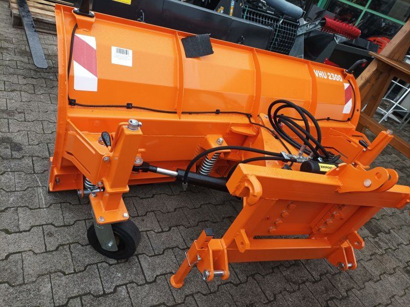 Dominator Schneepflug 230cm Hydraulisch mit Rädern