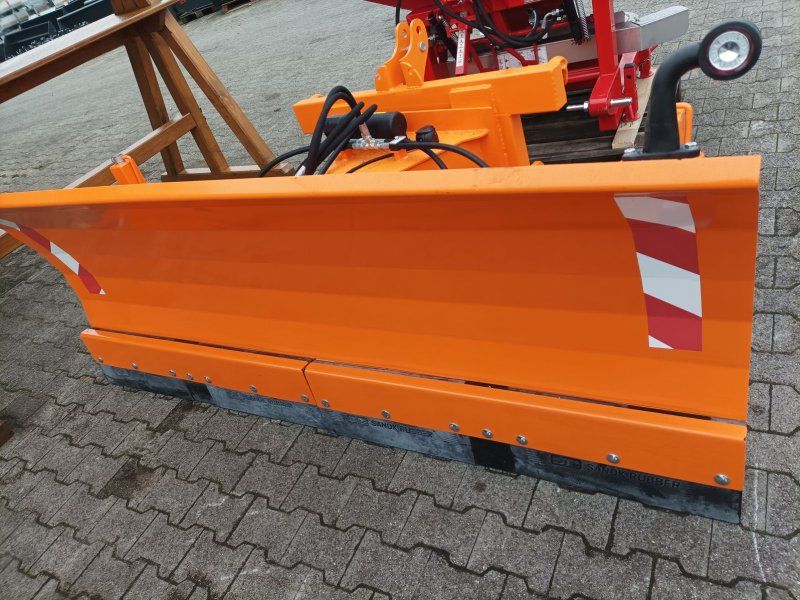 Dominator Schneepflug 230cm Hydraulisch mit Rädern
