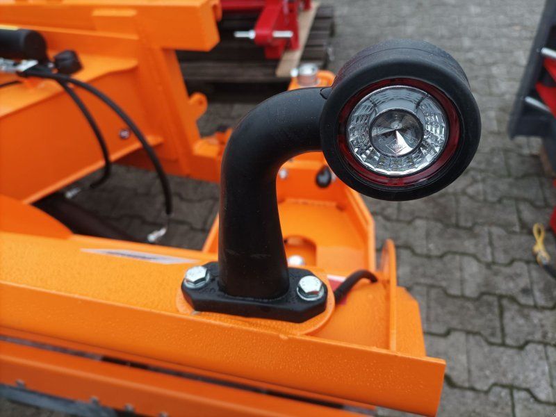 Dominator Schneepflug 230cm Hydraulisch mit Rädern